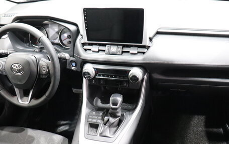 Toyota RAV4, 2019 год, 2 780 000 рублей, 14 фотография