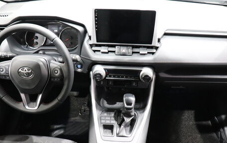 Toyota RAV4, 2019 год, 2 780 000 рублей, 15 фотография