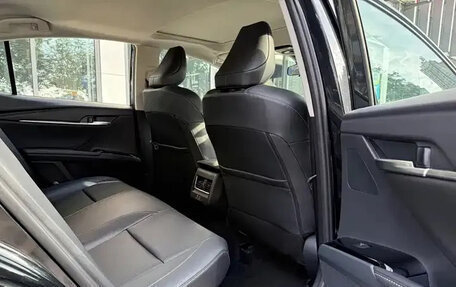 Toyota Camry, 2025 год, 3 650 000 рублей, 16 фотография