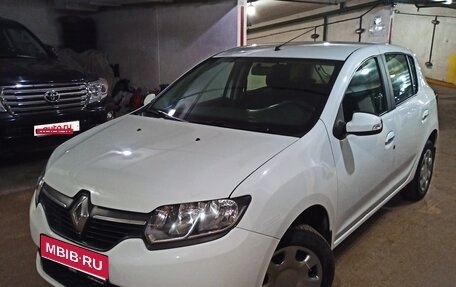 Renault Sandero II рестайлинг, 2018 год, 877 000 рублей, 1 фотография