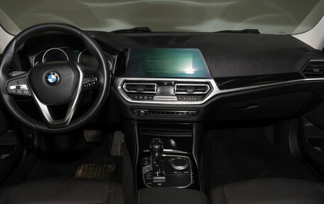 BMW 3 серия, 2019 год, 3 040 000 рублей, 6 фотография