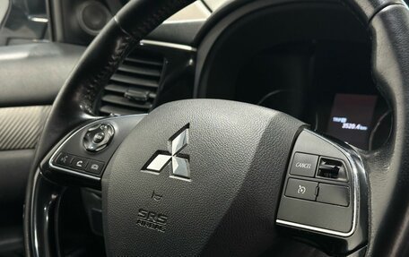 Mitsubishi Outlander III рестайлинг 3, 2017 год, 2 049 900 рублей, 7 фотография