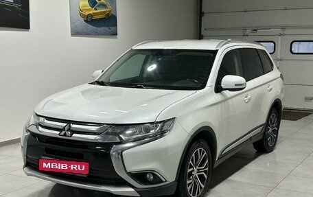Mitsubishi Outlander III рестайлинг 3, 2017 год, 2 049 900 рублей, 2 фотография