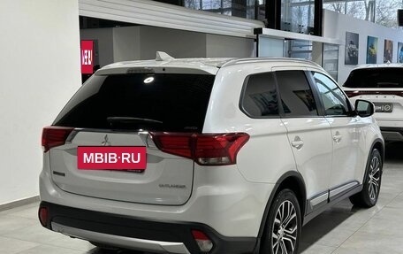 Mitsubishi Outlander III рестайлинг 3, 2017 год, 2 049 900 рублей, 4 фотография