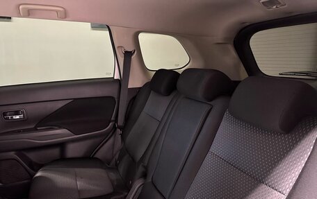 Mitsubishi Outlander III рестайлинг 3, 2017 год, 2 049 900 рублей, 10 фотография