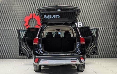 Mitsubishi Outlander III рестайлинг 3, 2018 год, 1 999 000 рублей, 7 фотография