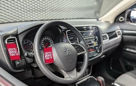 Mitsubishi Outlander III рестайлинг 3, 2018 год, 1 999 000 рублей, 9 фотография