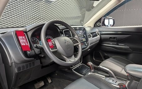 Mitsubishi Outlander III рестайлинг 3, 2018 год, 1 999 000 рублей, 11 фотография