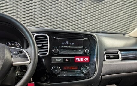 Mitsubishi Outlander III рестайлинг 3, 2018 год, 1 999 000 рублей, 17 фотография