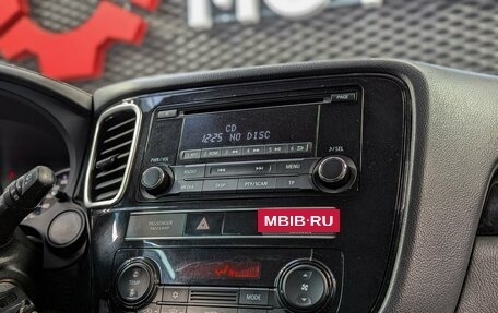 Mitsubishi Outlander III рестайлинг 3, 2018 год, 1 999 000 рублей, 26 фотография