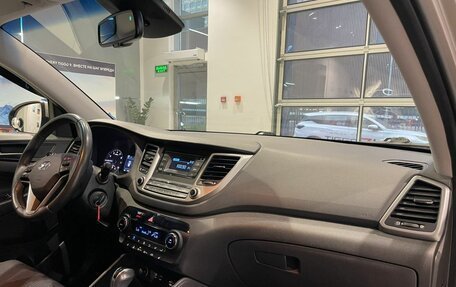 Hyundai Tucson III, 2017 год, 2 000 000 рублей, 10 фотография