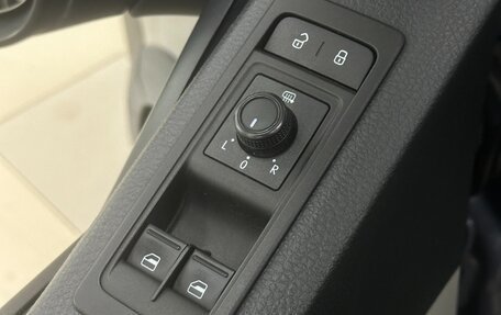 Volkswagen Caravelle T6 рестайлинг, 2019 год, 3 789 000 рублей, 10 фотография