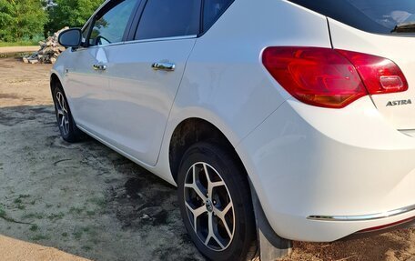 Opel Astra J, 2013 год, 830 000 рублей, 4 фотография