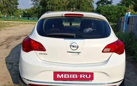 Opel Astra J, 2013 год, 830 000 рублей, 5 фотография