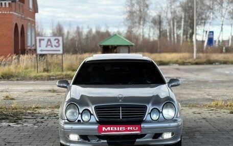 Mercedes-Benz CLK-Класс, 2001 год, 469 000 рублей, 2 фотография