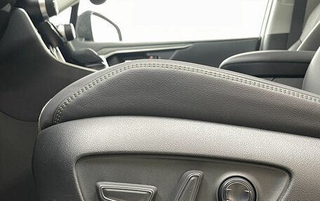 Toyota RAV4, 2025 год, 4 650 000 рублей, 14 фотография