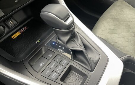 Toyota RAV4, 2025 год, 4 650 000 рублей, 16 фотография