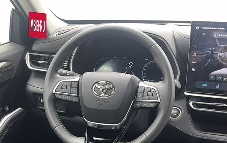 Toyota Highlander, 2025 год, 6 250 000 рублей, 20 фотография