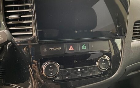 Mitsubishi Outlander III рестайлинг 3, 2022 год, 2 950 000 рублей, 19 фотография