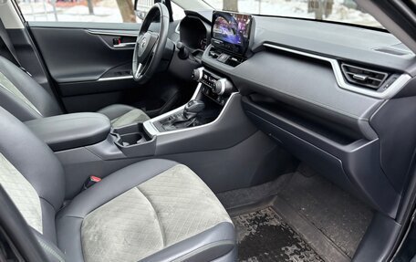 Toyota RAV4, 2024 год, 3 870 000 рублей, 12 фотография