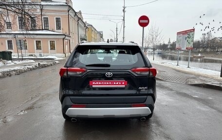 Toyota RAV4, 2024 год, 3 870 000 рублей, 4 фотография