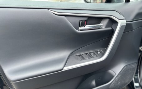 Toyota RAV4, 2024 год, 3 870 000 рублей, 17 фотография