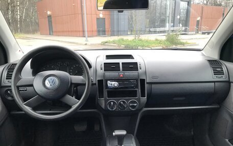 Volkswagen Polo IV рестайлинг, 2003 год, 369 000 рублей, 11 фотография