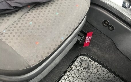 Volkswagen Polo IV рестайлинг, 2003 год, 369 000 рублей, 13 фотография