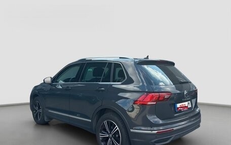Volkswagen Tiguan II, 2024 год, 3 500 000 рублей, 6 фотография