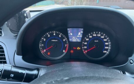 Hyundai Solaris II рестайлинг, 2011 год, 530 000 рублей, 6 фотография