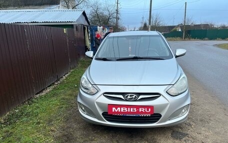 Hyundai Solaris II рестайлинг, 2011 год, 530 000 рублей, 4 фотография