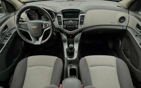 Chevrolet Cruze II, 2010 год, 690 000 рублей, 9 фотография