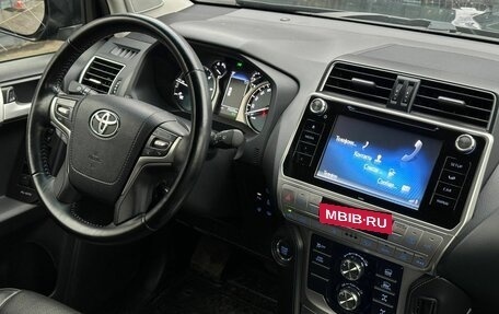 Toyota Land Cruiser Prado 150 рестайлинг 2, 2017 год, 5 520 000 рублей, 19 фотография