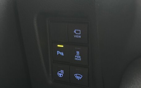 Toyota Land Cruiser Prado 150 рестайлинг 2, 2017 год, 5 520 000 рублей, 37 фотография