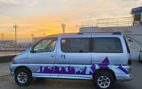 Toyota Regius, 1997 год, 860 000 рублей, 2 фотография