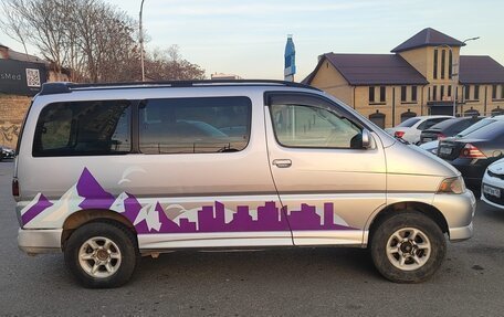 Toyota Regius, 1997 год, 860 000 рублей, 4 фотография