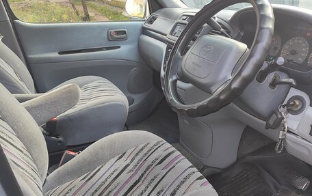 Toyota Regius, 1997 год, 860 000 рублей, 5 фотография