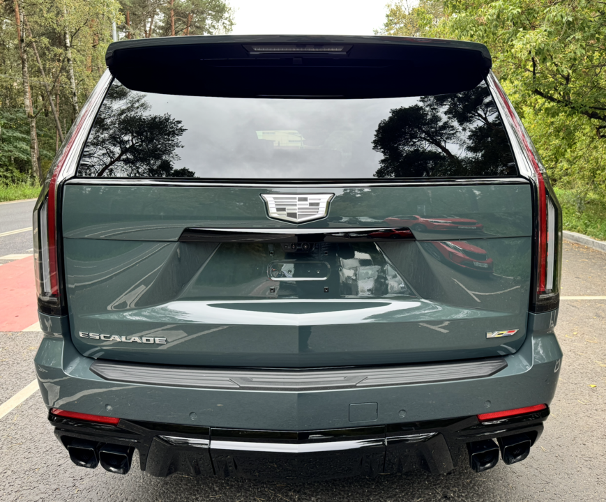 Cadillac Escalade V, 2025 год, 29 000 000 рублей, 3 фотография