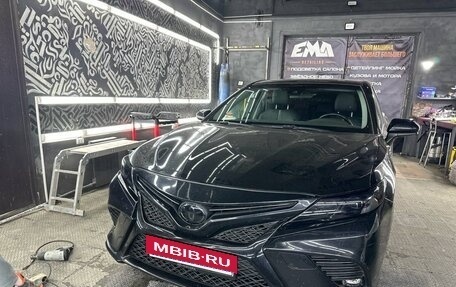 Toyota Camry, 2018 год, 2 250 000 рублей, 2 фотография