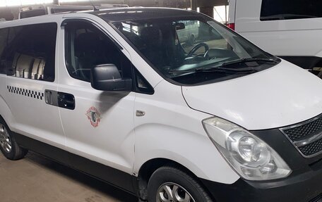 Hyundai H-1 II рестайлинг, 2010 год, 1 050 000 рублей, 6 фотография