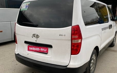 Hyundai H-1 II рестайлинг, 2010 год, 1 050 000 рублей, 7 фотография