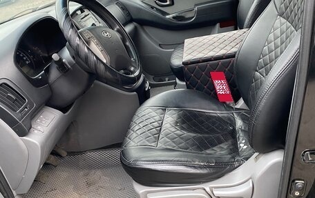 Hyundai H-1 II рестайлинг, 2010 год, 1 050 000 рублей, 10 фотография