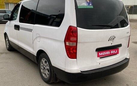 Hyundai H-1 II рестайлинг, 2010 год, 1 050 000 рублей, 9 фотография