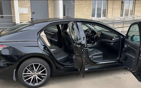 Toyota Camry, 2022 год, 3 700 000 рублей, 2 фотография