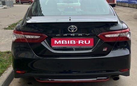 Toyota Camry, 2022 год, 3 700 000 рублей, 10 фотография