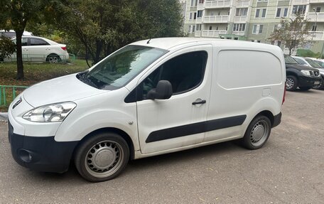 Peugeot Partner II рестайлинг 2, 2011 год, 650 000 рублей, 2 фотография