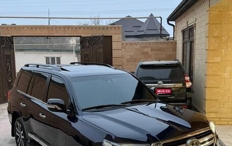 Toyota Land Cruiser 200, 2018 год, 5 930 000 рублей, 1 фотография