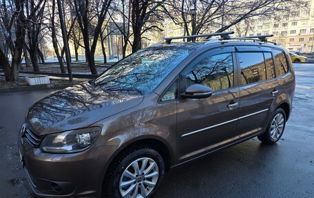 Volkswagen Touran III, 2011 год, 965 000 рублей, 1 фотография