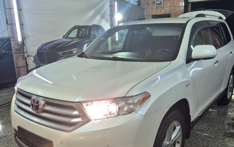 Toyota Highlander III, 2013 год, 1 810 000 рублей, 6 фотография