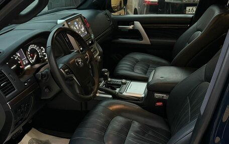 Toyota Land Cruiser 200, 2018 год, 5 930 000 рублей, 9 фотография